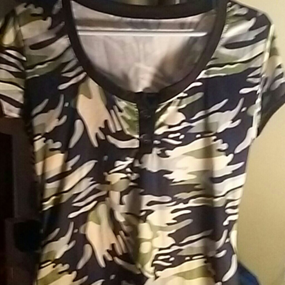 Camo tee